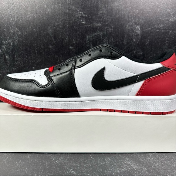 NIKE AIR JORDAN 1 RETRO LOW OG BLACK TOE MENS SHOES SIZE 10.5 LEATHER WHITE RED - Picture 9 of 11